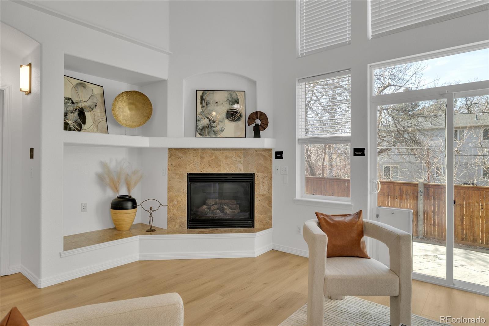 1701 S Poplar