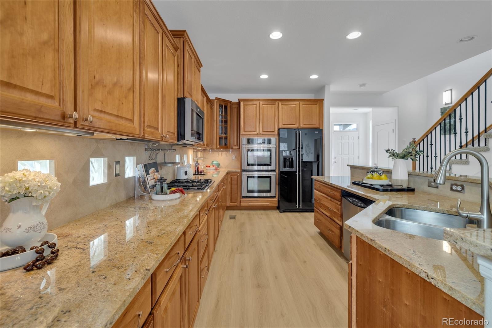 1701 S Poplar