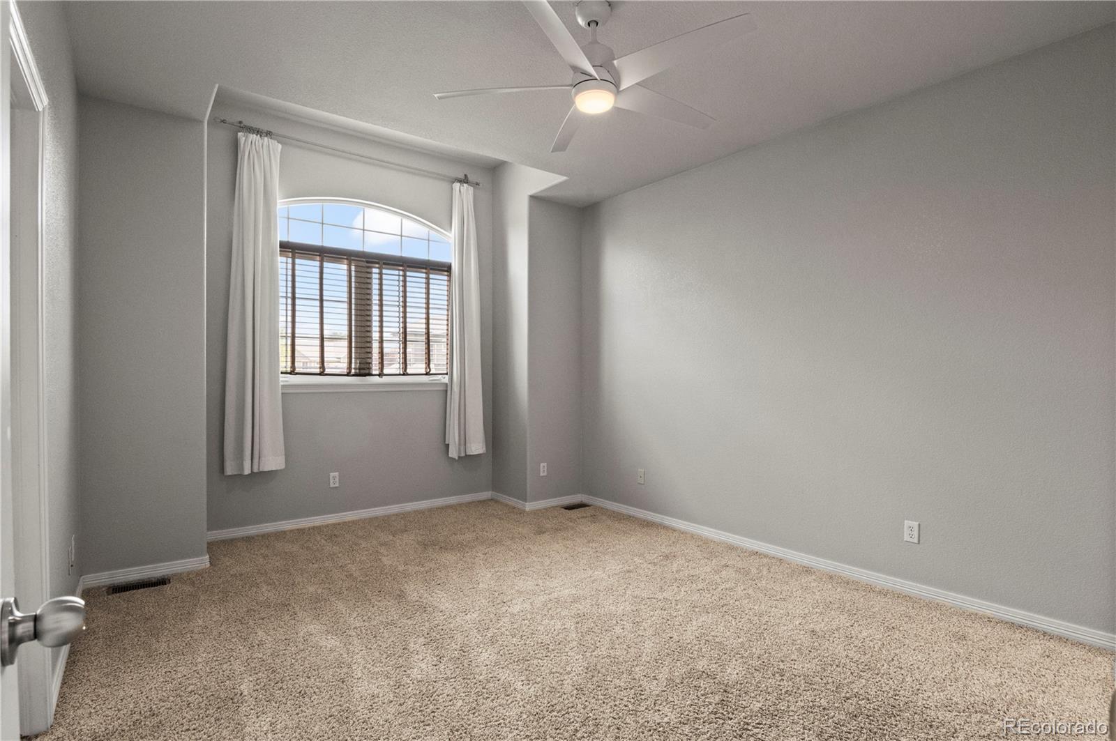 1701 S Poplar