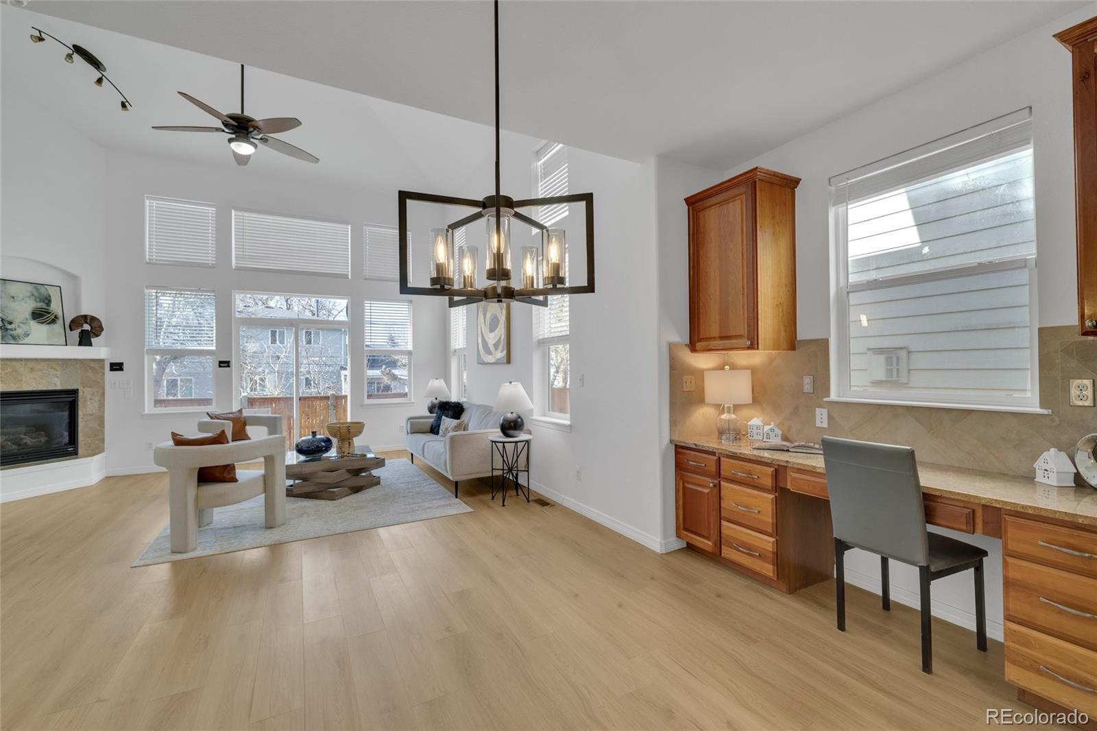 1701 S Poplar