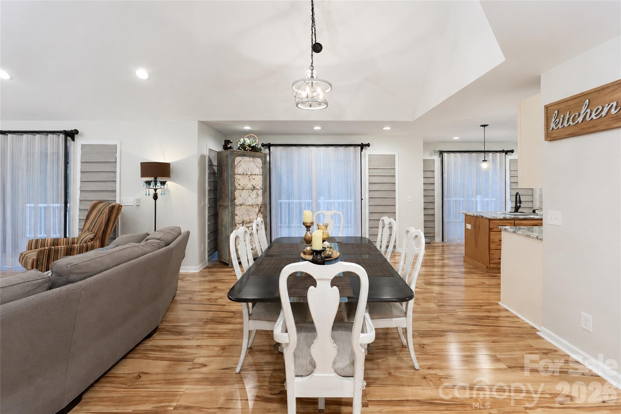 6047 Chaucer Lane