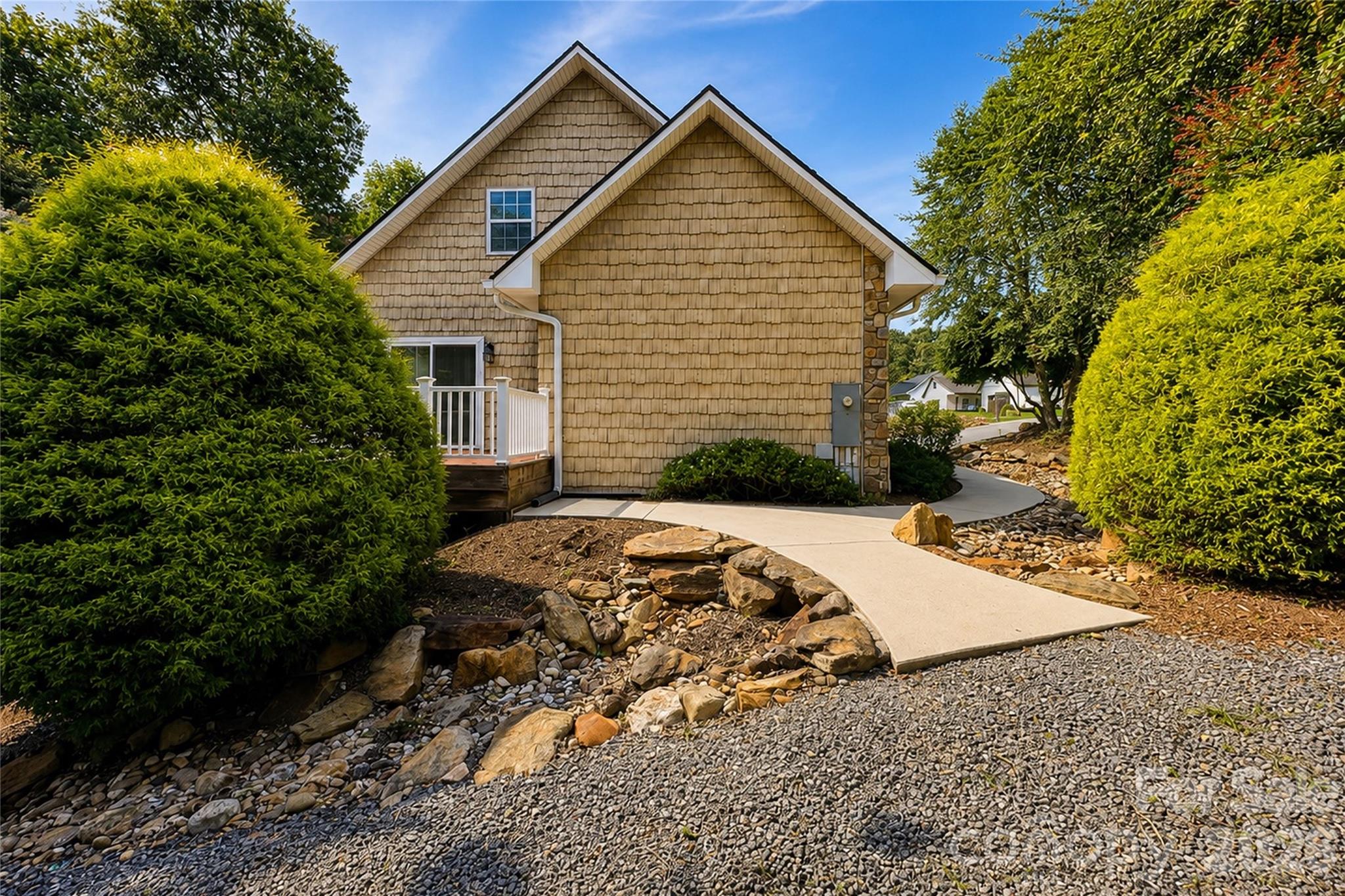 6047 Chaucer Lane