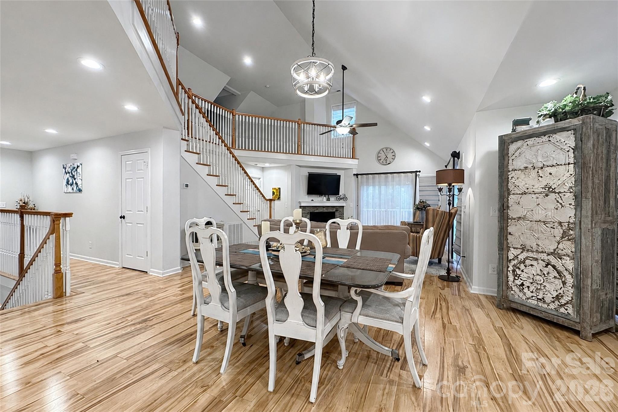 6047 Chaucer Lane