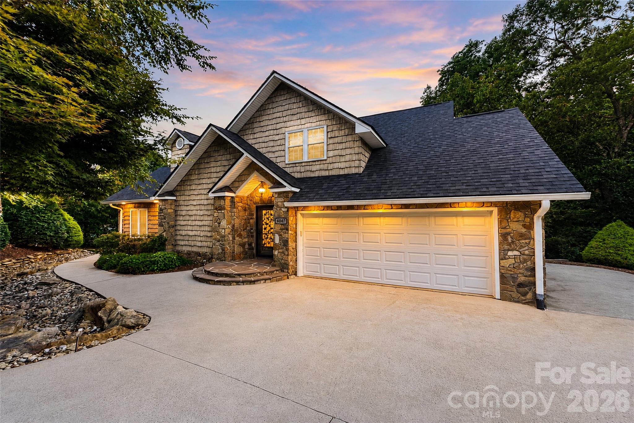 6047 Chaucer Lane