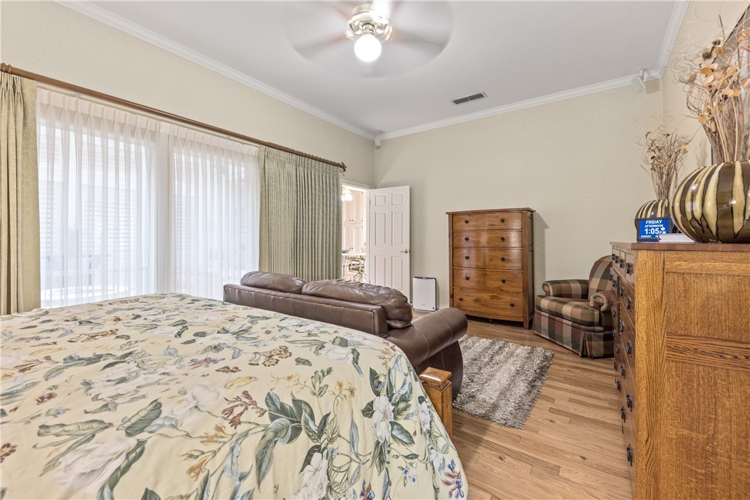64 Lake Shore Dr