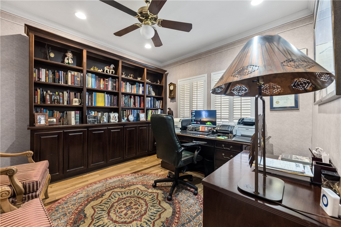 64 Lake Shore Dr