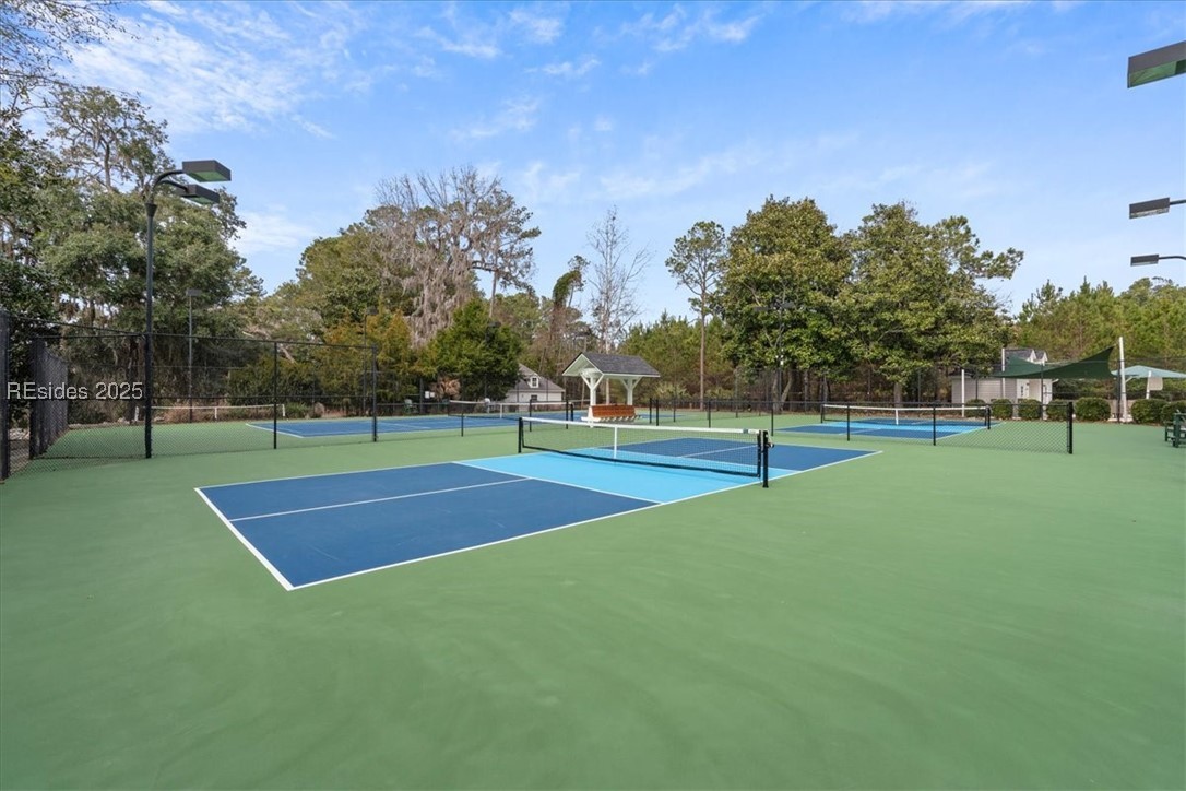 304 De La Gaye Point