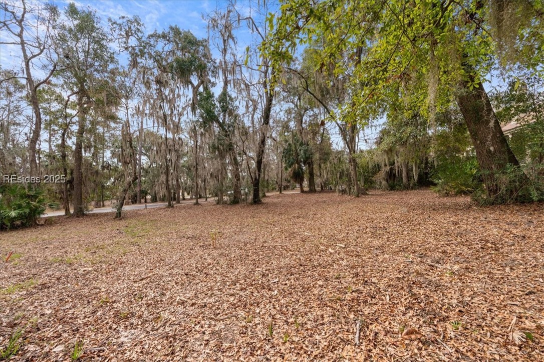 304 De La Gaye Point