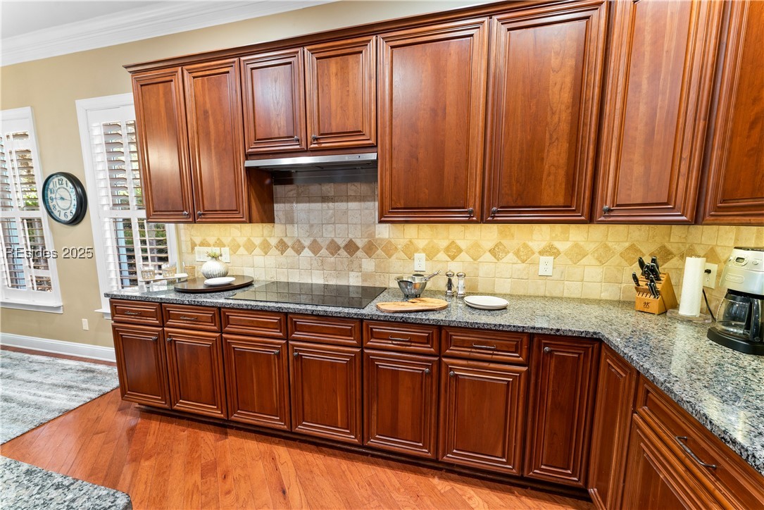 6 Dryden Cir
