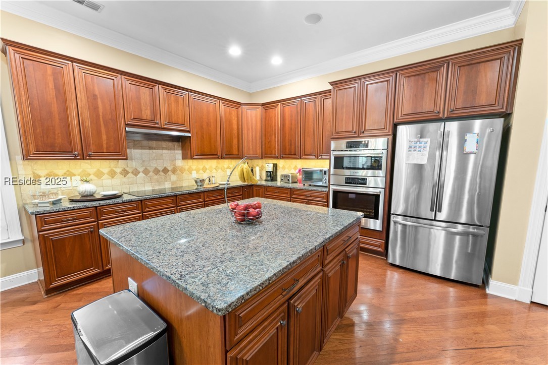 6 Dryden Cir