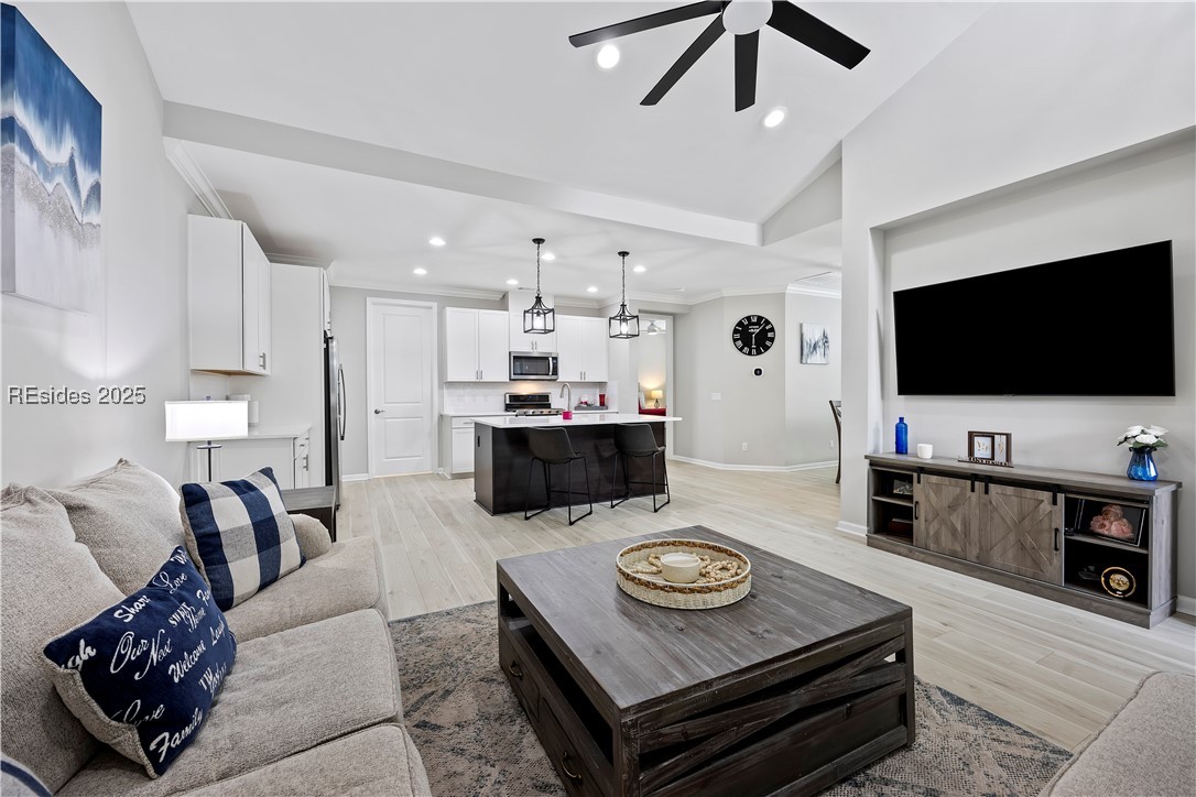 1418 Shoreside Dr Unit: 102