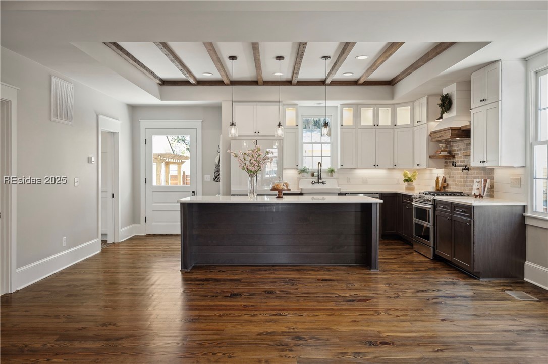 808 Washington Street