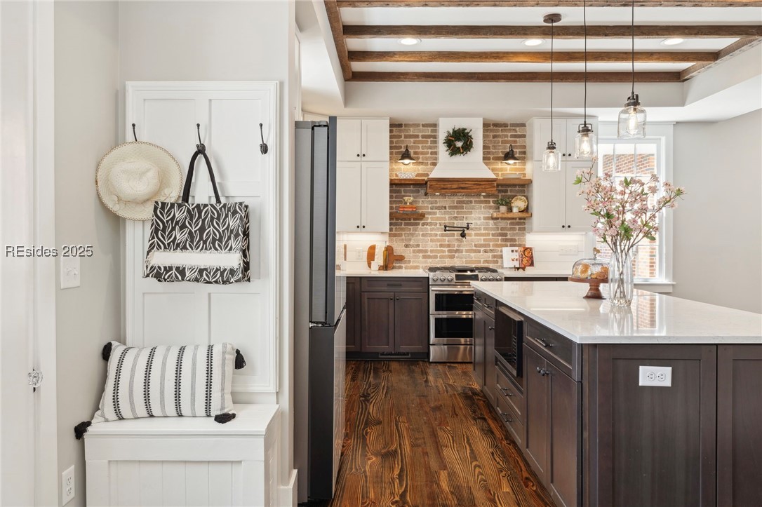 808 Washington Street