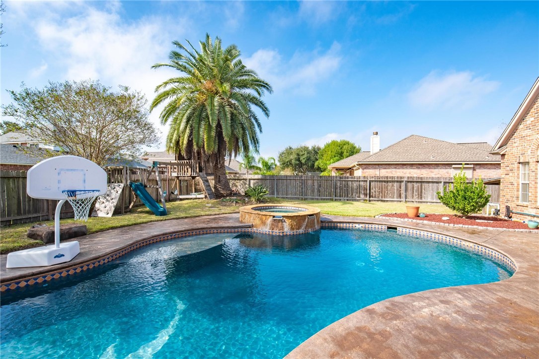 6137 Lemans Dr
