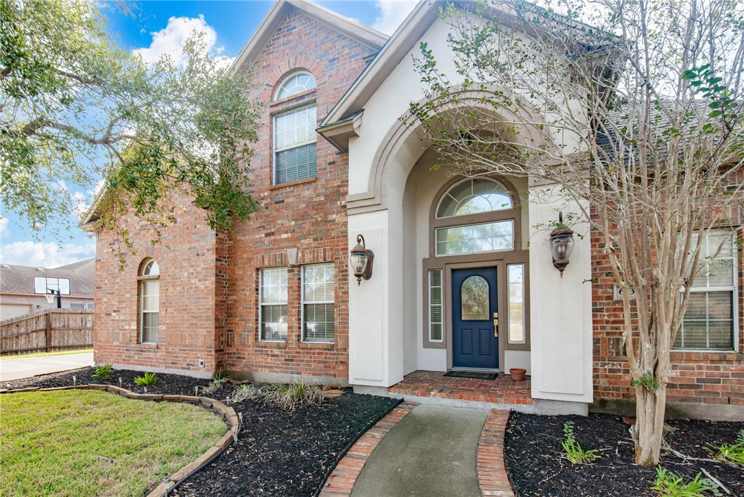 6137 Lemans Dr