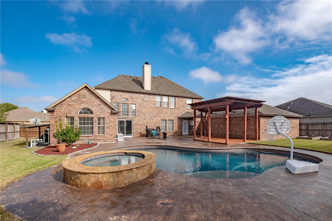 6137 Lemans Dr