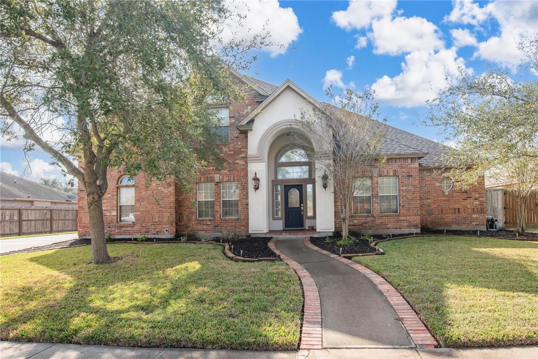 6137 Lemans Dr