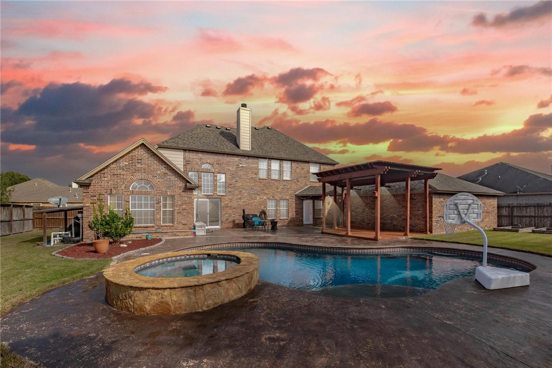 6137 Lemans Dr