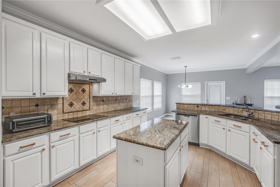 6137 Lemans Dr