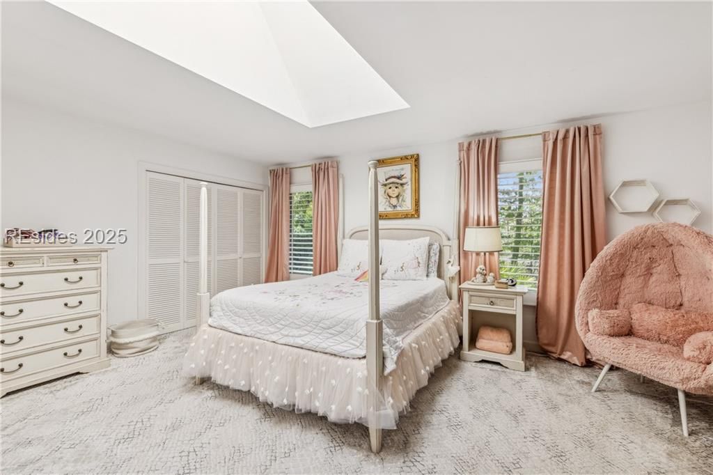 2 Red Maple Rd