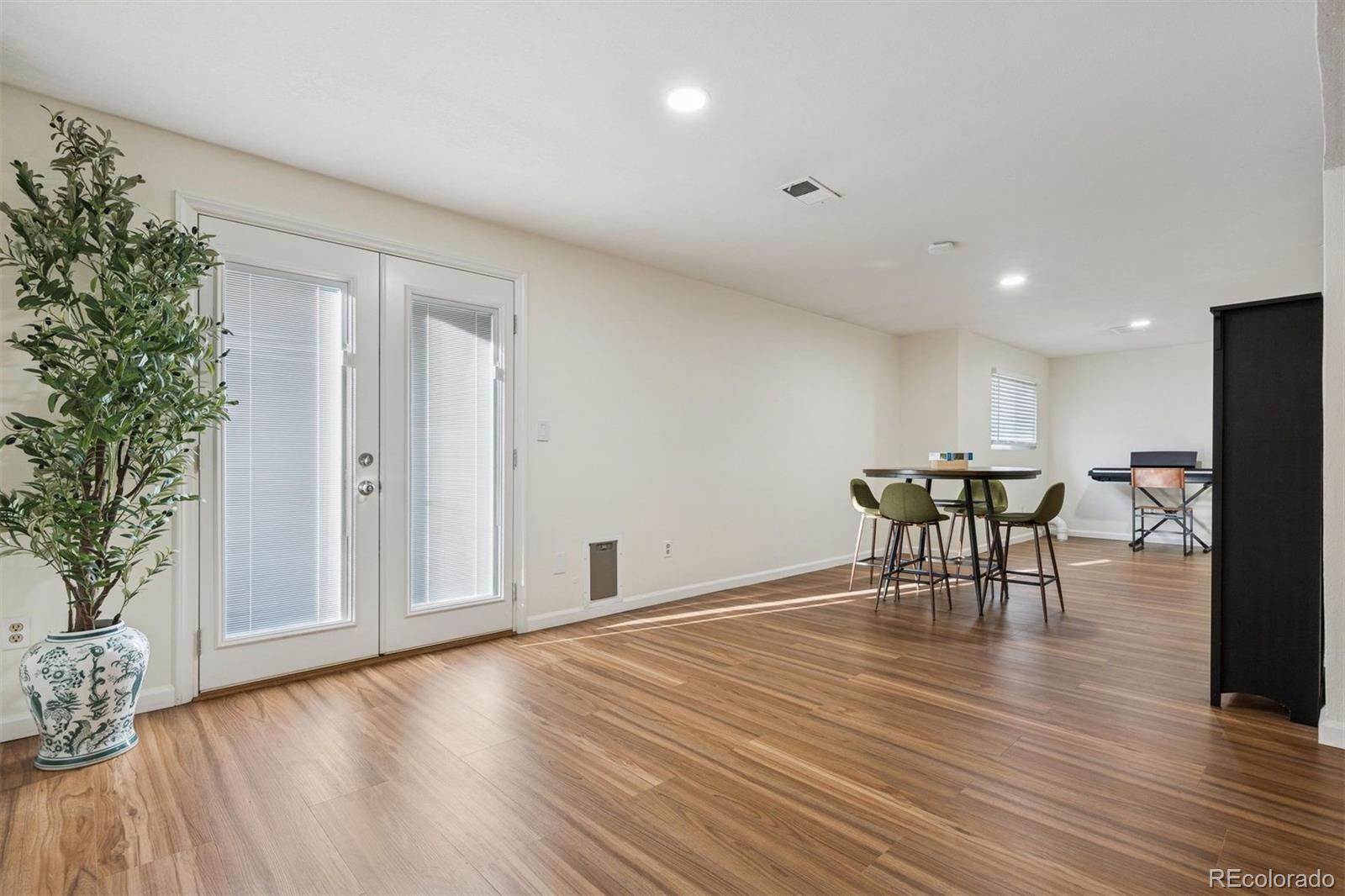 9471 Burlington Lane