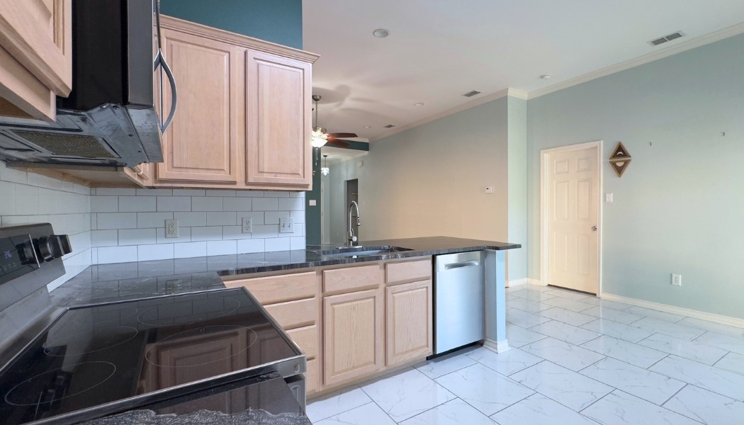7205 THE MANSIONS Dr Unit #Y-1