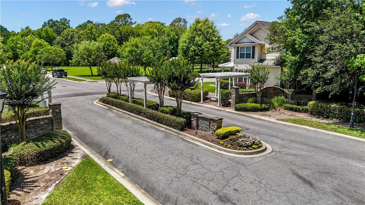 83 Plumgrass Street