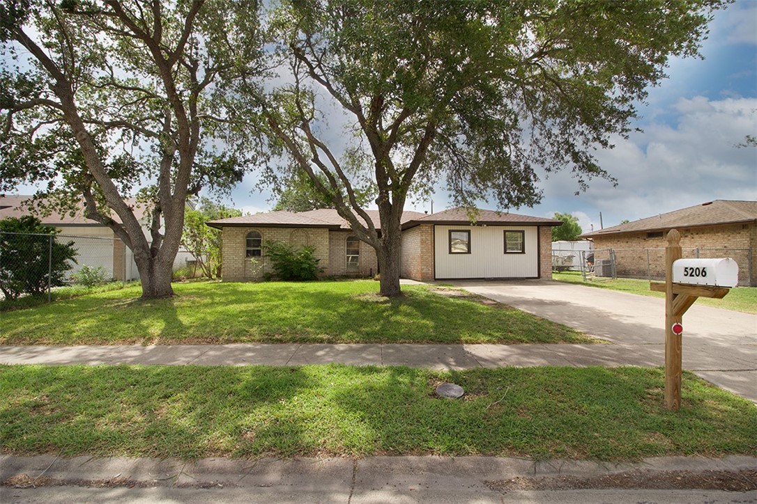 5206 Larcade Dr