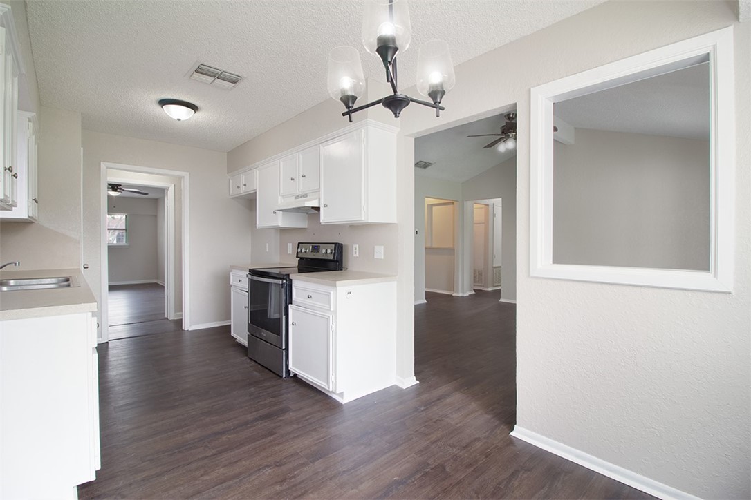 5206 Larcade Dr