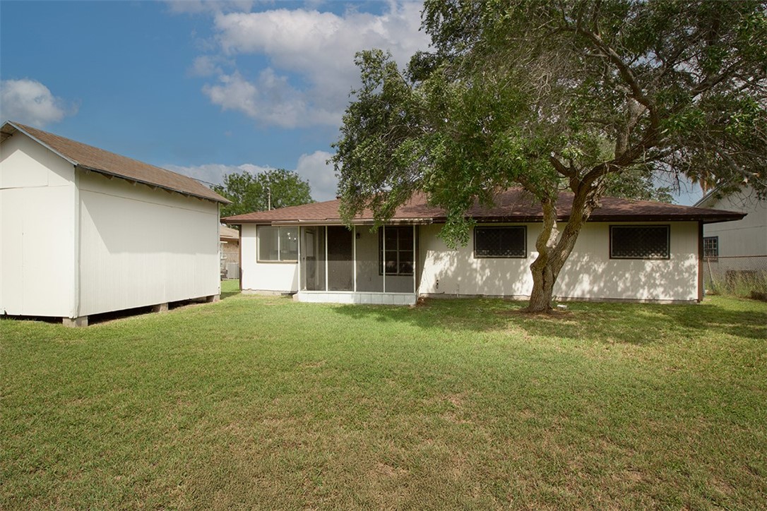 5206 Larcade Dr