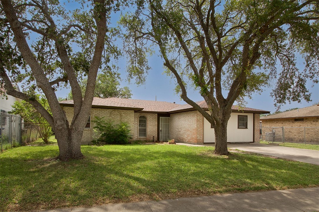 5206 Larcade Dr