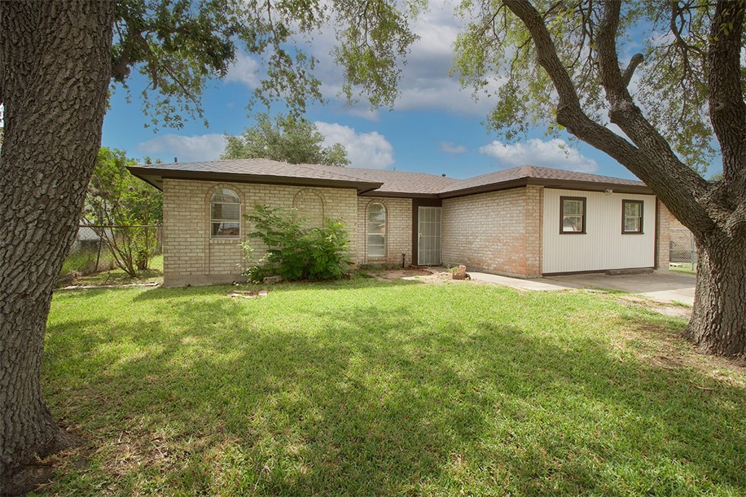 5206 Larcade Dr