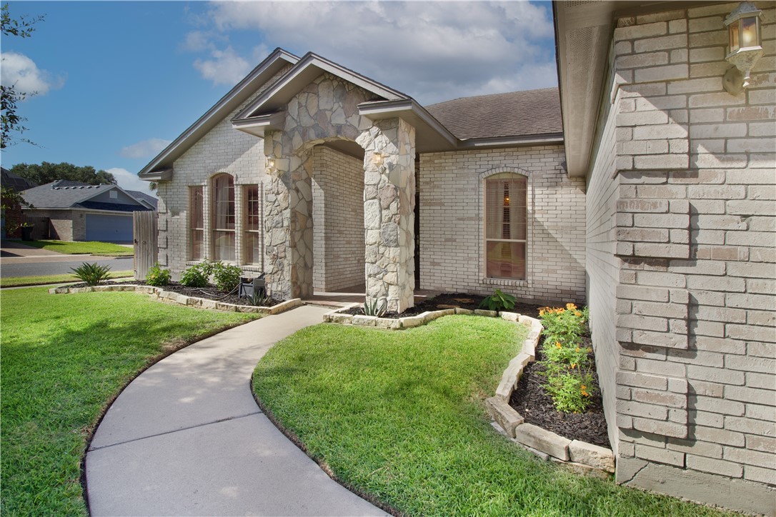 7002 Madiera Dr