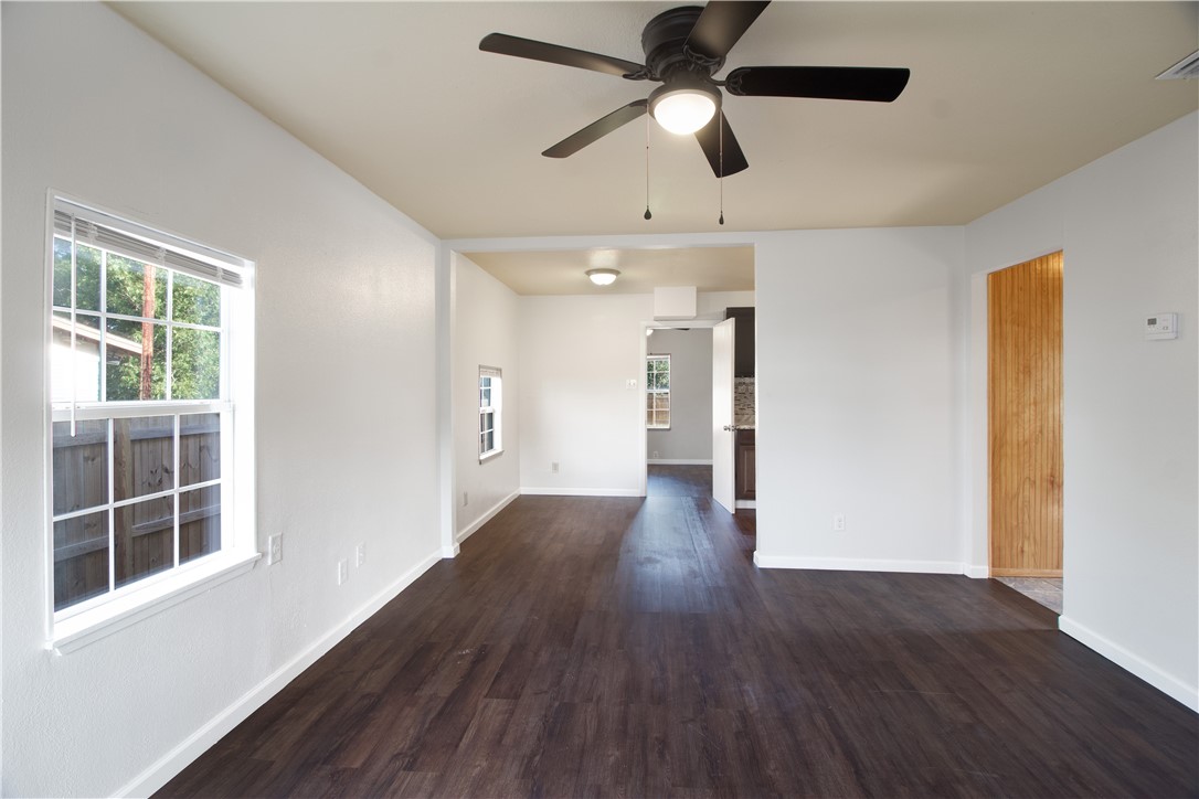 504 W Corpus Christi St