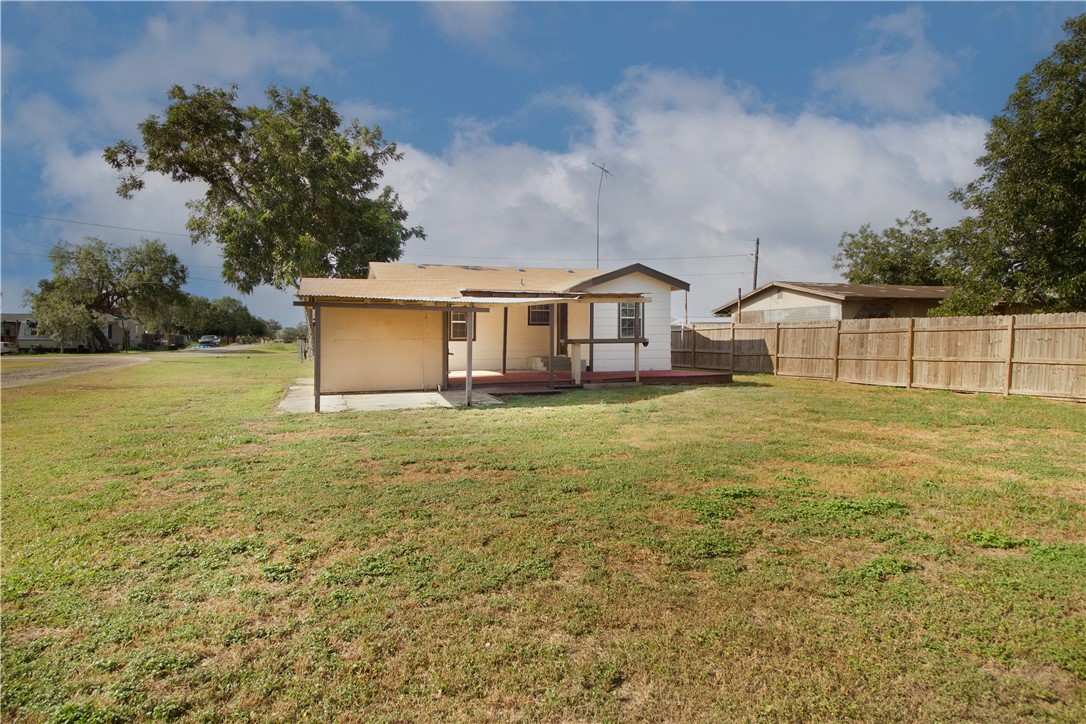 504 W Corpus Christi St
