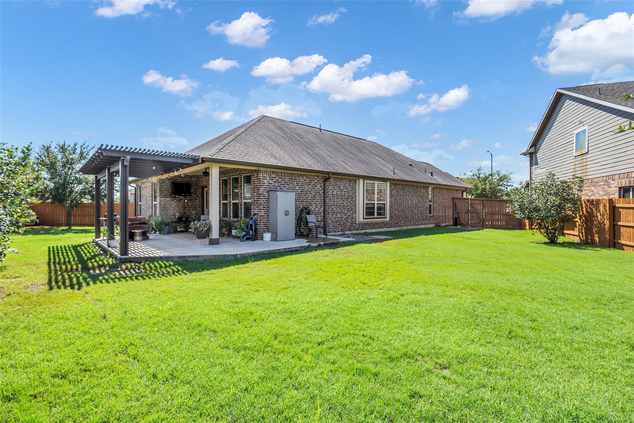 6806 Hartford Cliff Court