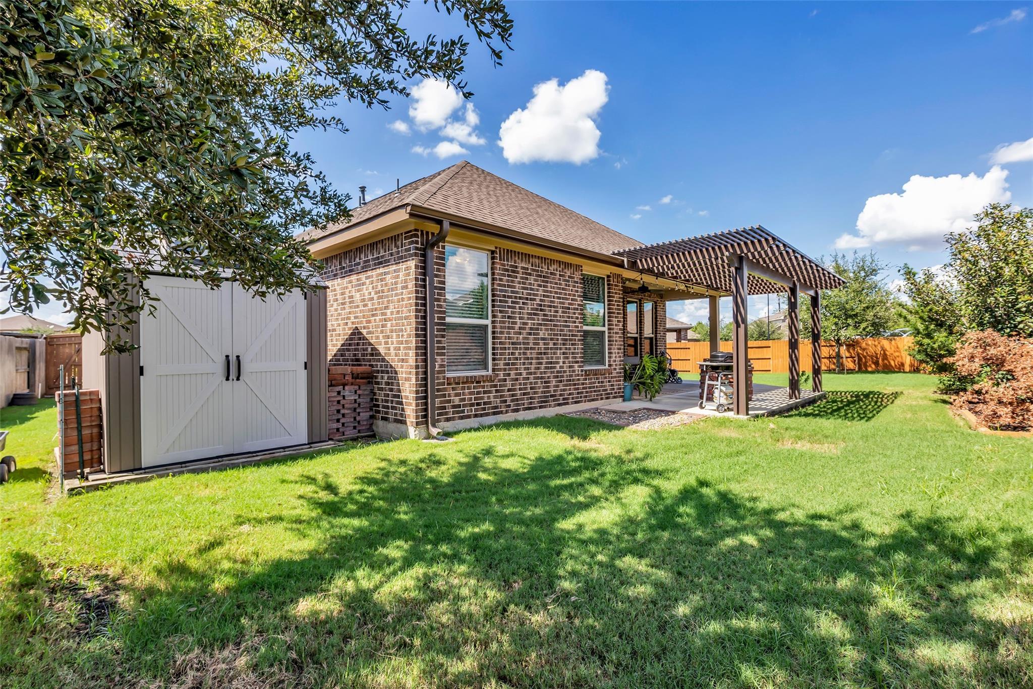 6806 Hartford Cliff Court