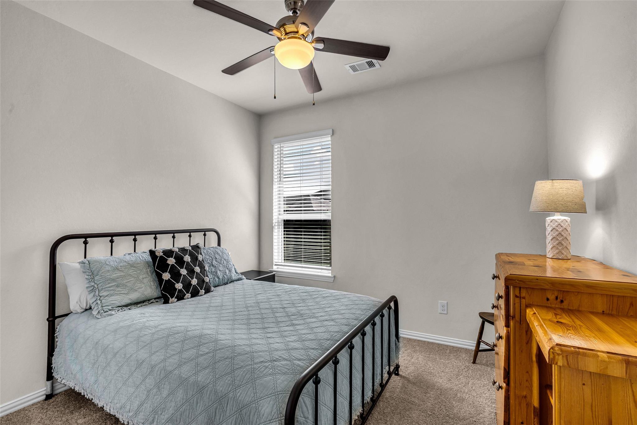 6806 Hartford Cliff Court