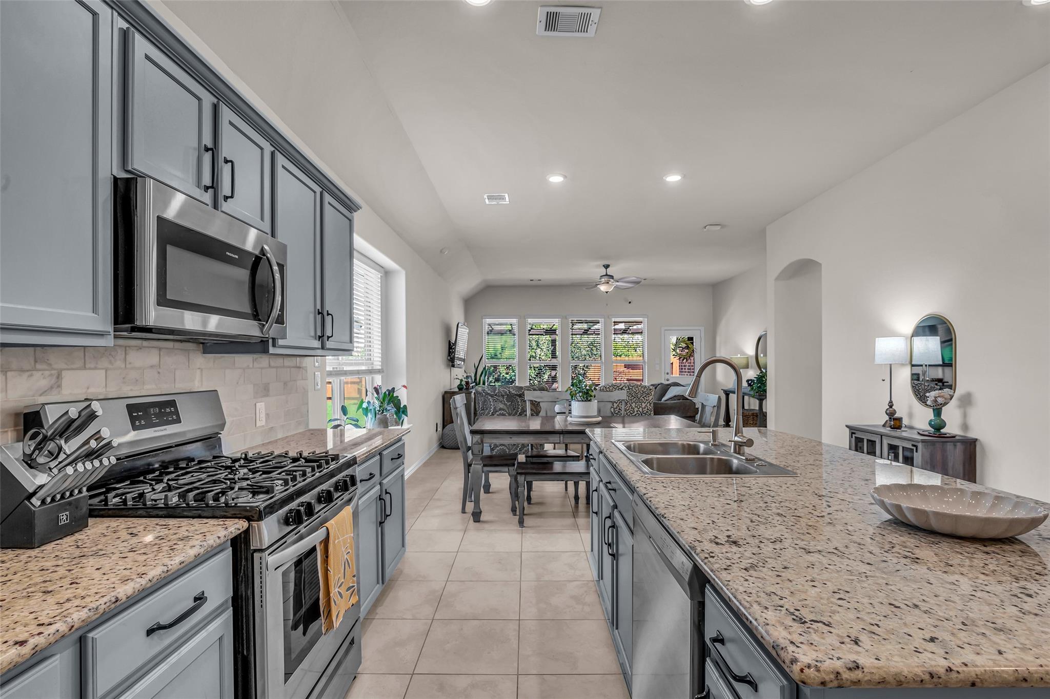 6806 Hartford Cliff Court