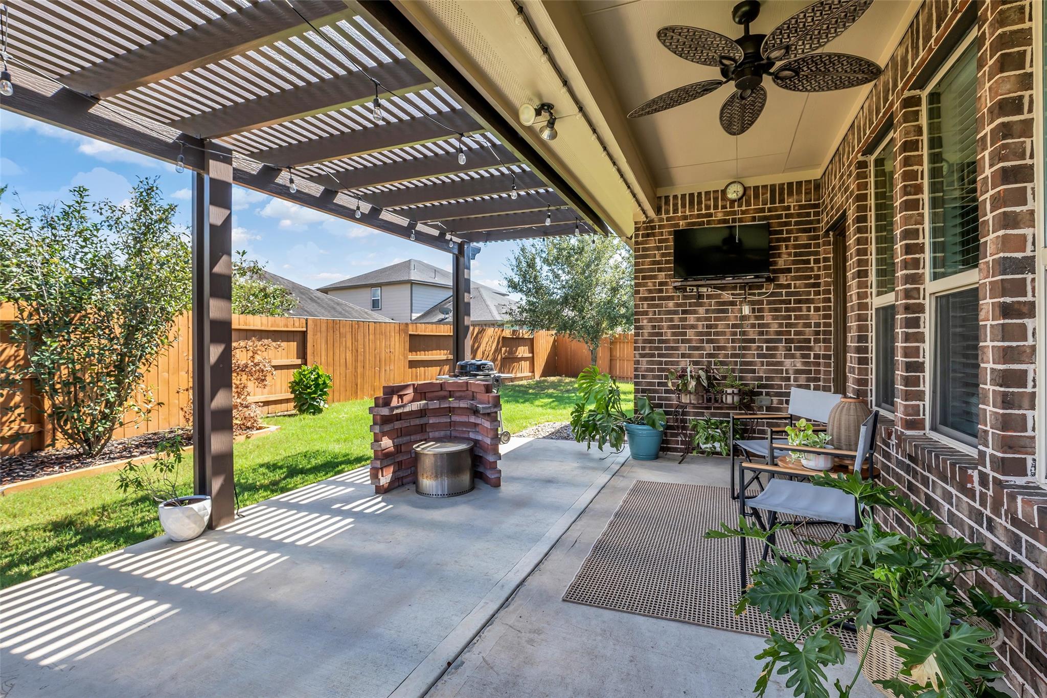 6806 Hartford Cliff Court