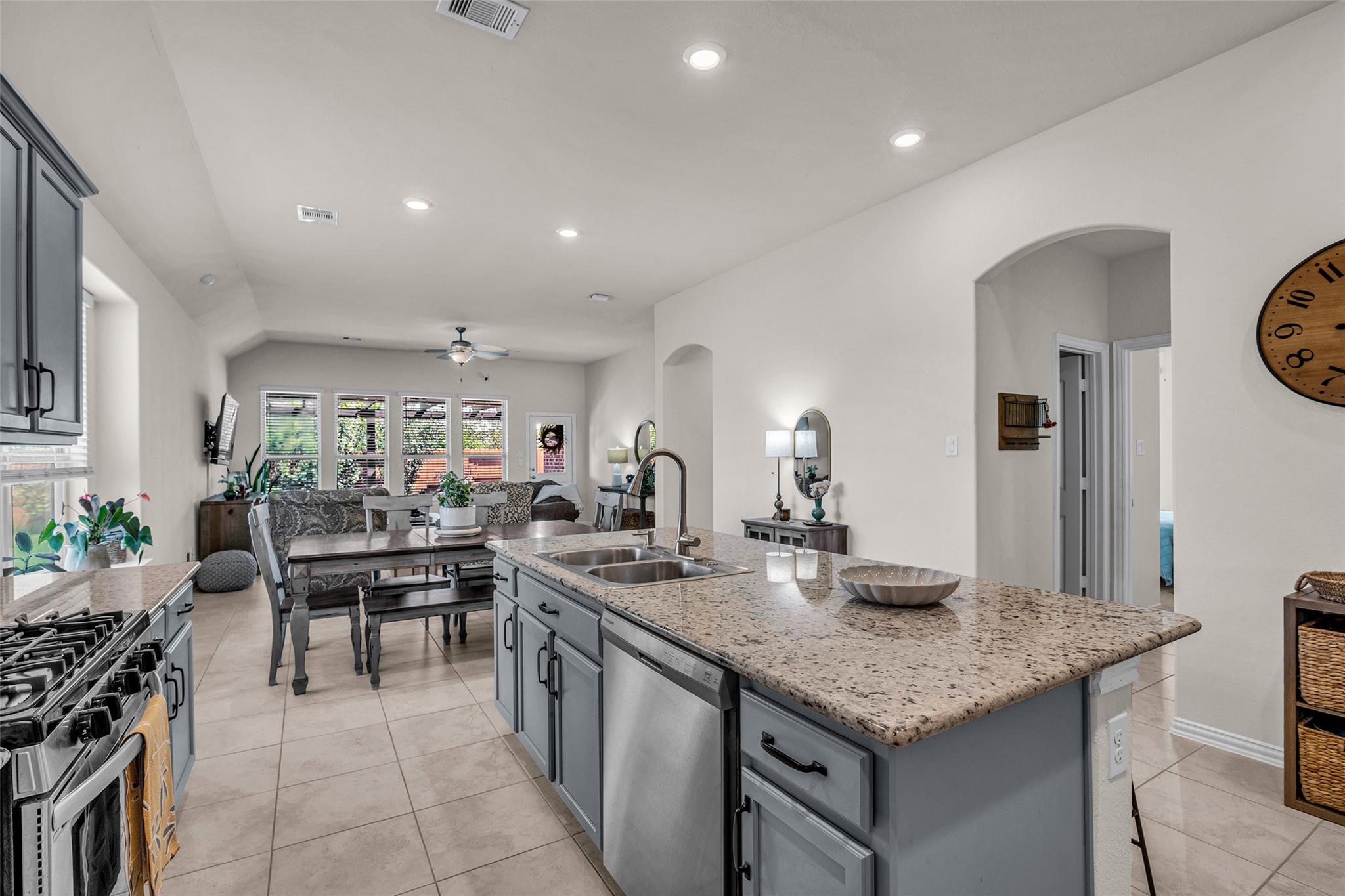 6806 Hartford Cliff Court