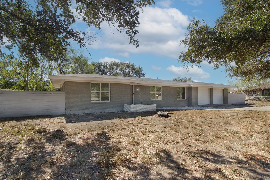 818 W Wildwood Dr