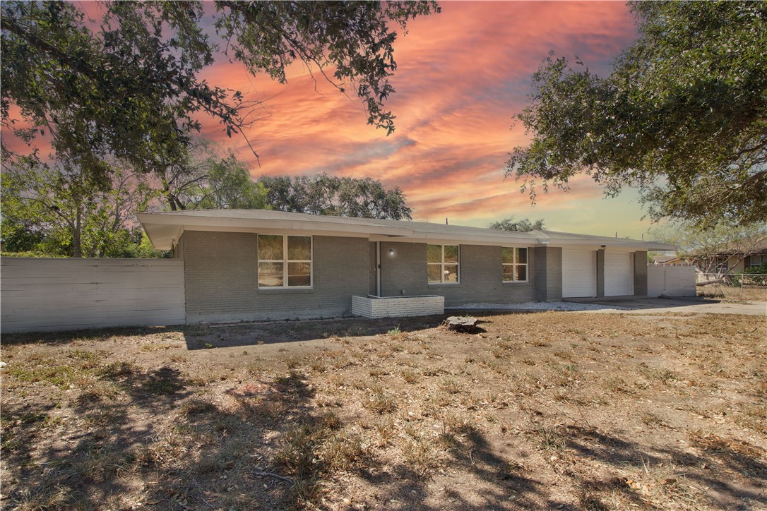 818 W Wildwood Dr