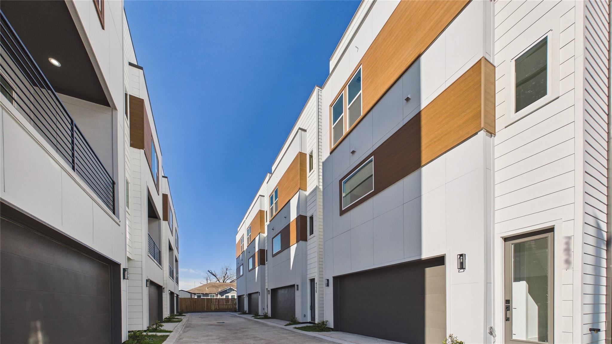 2419 Harrington Street