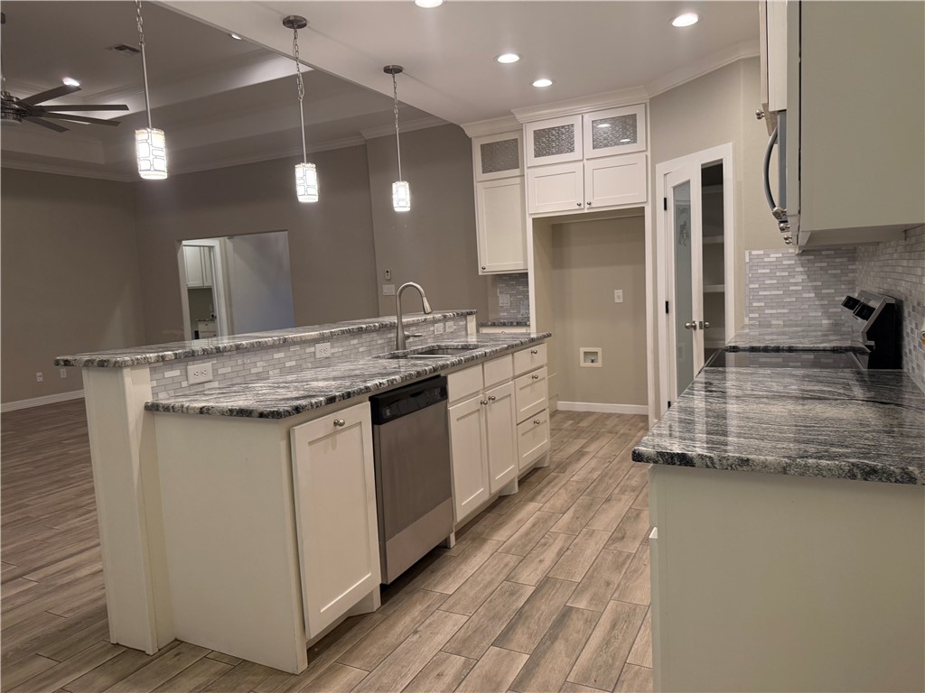 6901 Mets Ct