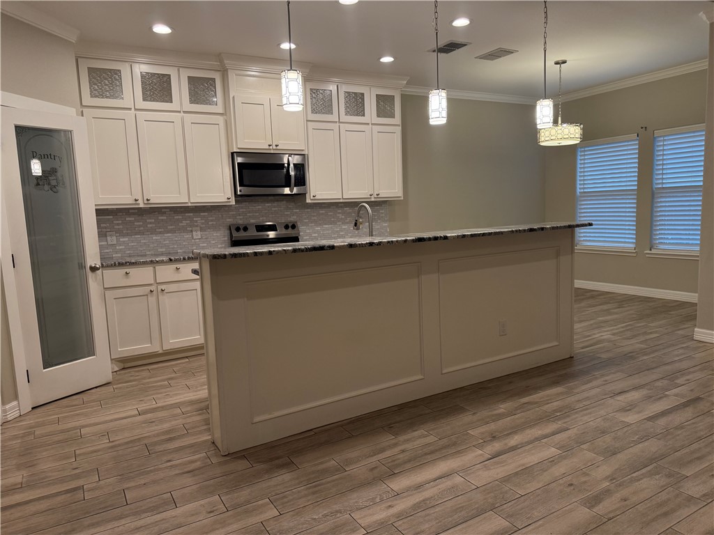 6901 Mets Ct
