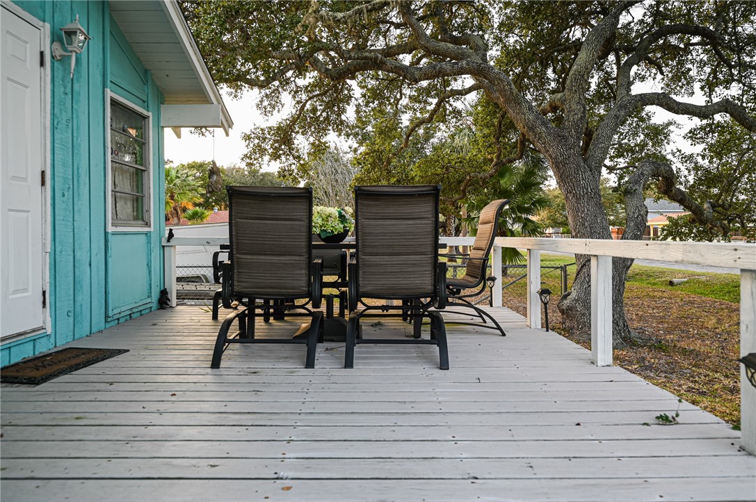 134 Live Oak St
