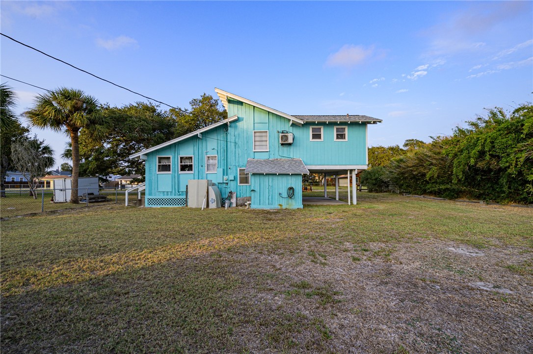 134 Live Oak St