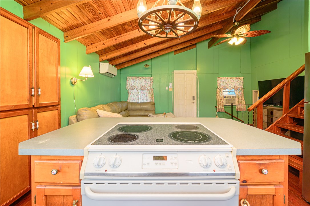 134 Live Oak St