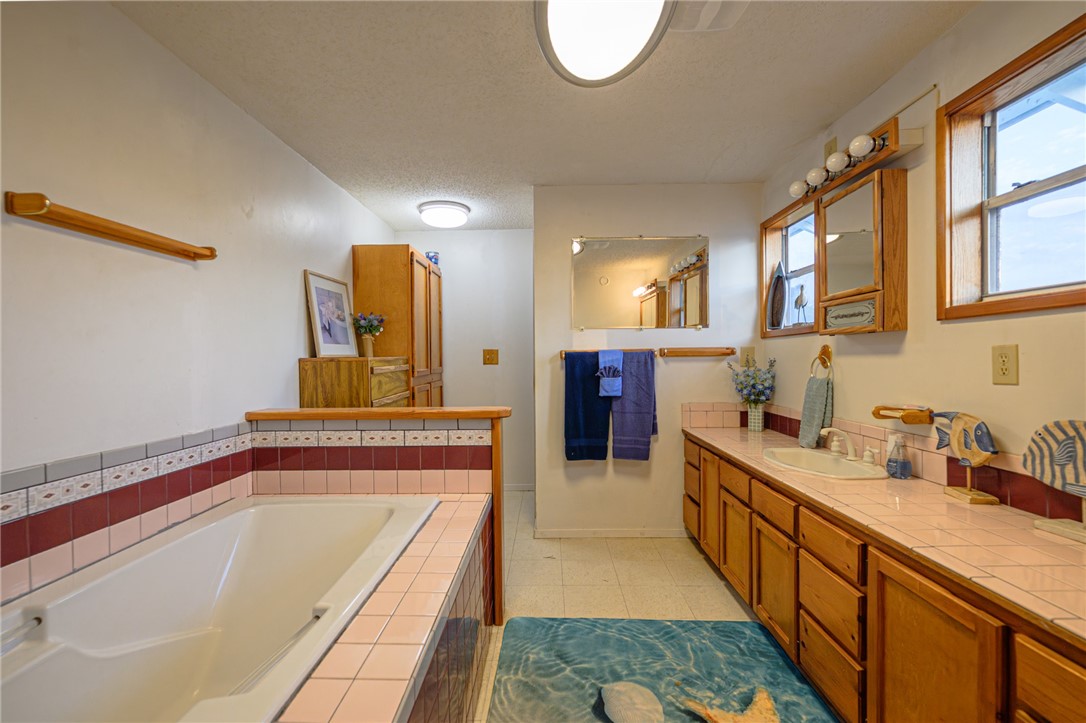 134 Live Oak St